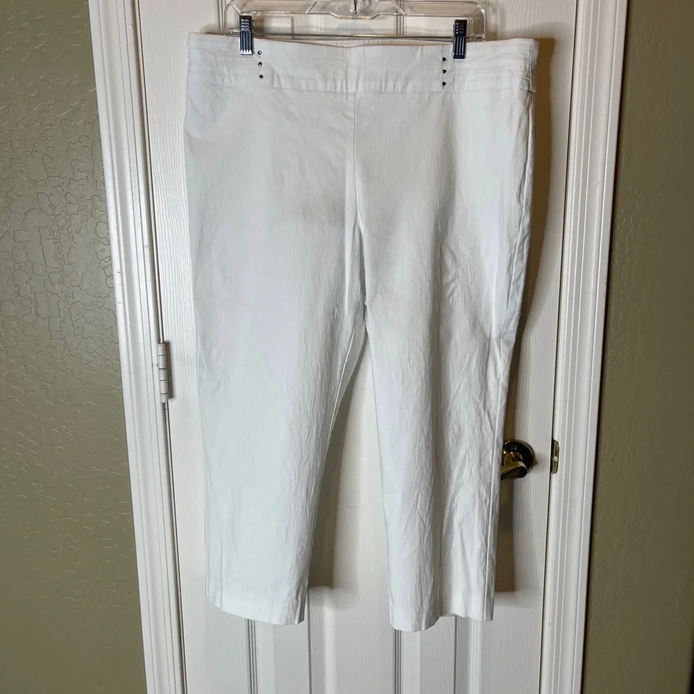 JM Collection Lightweight Cotton Blend Capri Pants - Picture 2 of 5